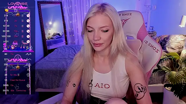 AnyaTaylor_ webcam