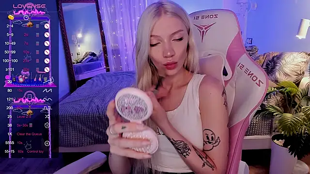 AnyaTaylor_ webcam