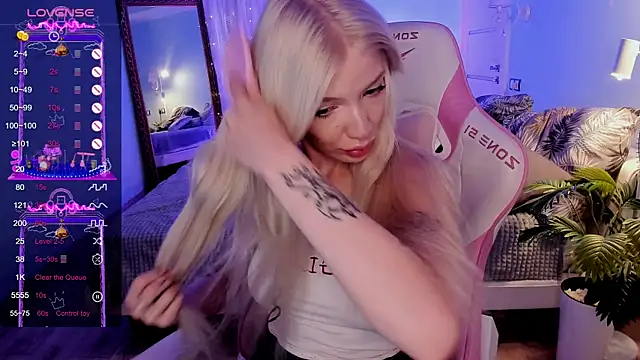 AnyaTaylor_ webcam