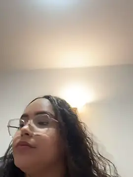 curlygirl_1 (F young) - Ride dildo naked
