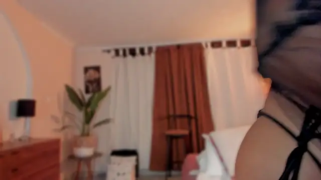 YariRose webcam