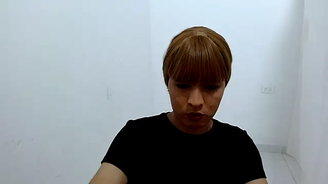 estefania224 webcam