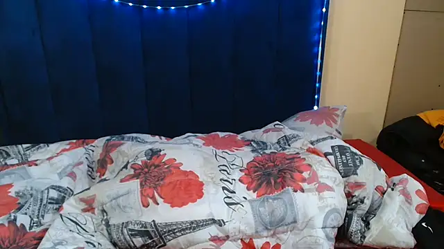 HotCreamyTea webcam