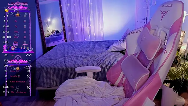 AnyaTaylor_ webcam
