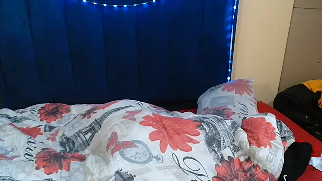 HotCreamyTea webcam