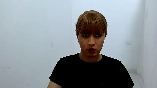 estefania224 webcam