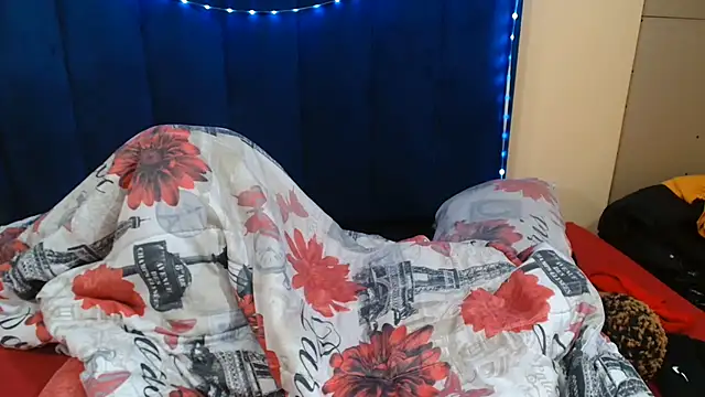 HotCreamyTea webcam
