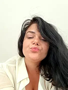 Xladycharme live cam on StripChat
