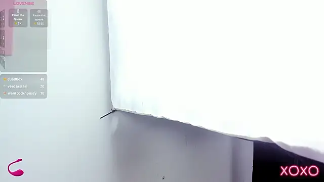 Miia_Deluxe webcam