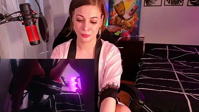LadyLLS webcam