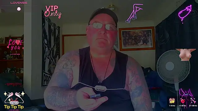 KINKYBLUEYES69 webcam