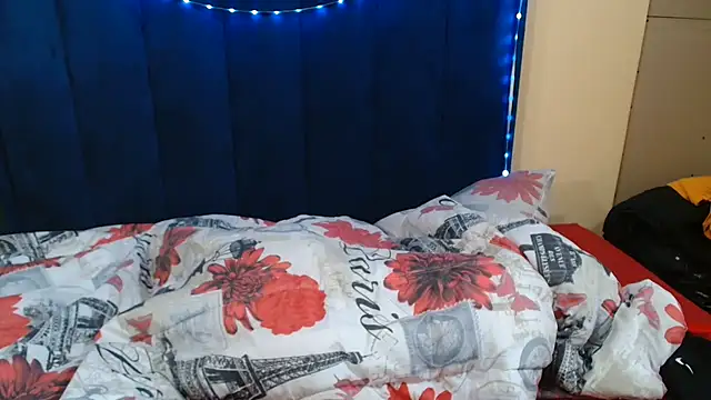 HotCreamyTea webcam