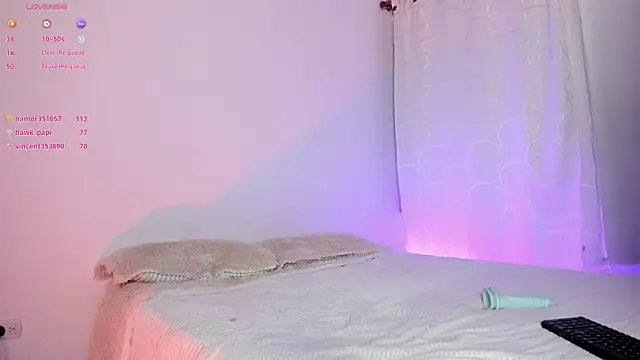 adara_evanss webcam