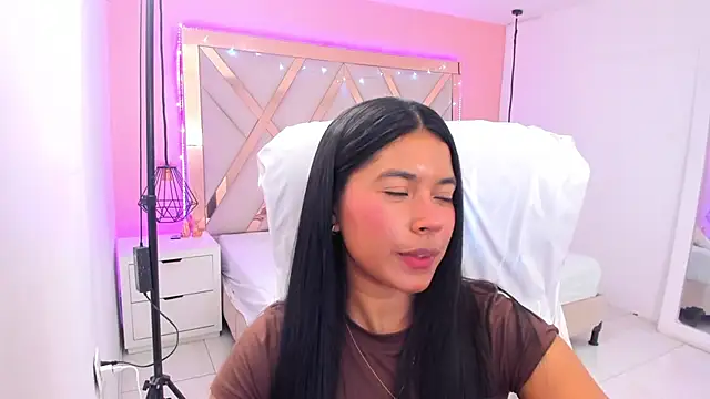 samantaa_shy webcam
