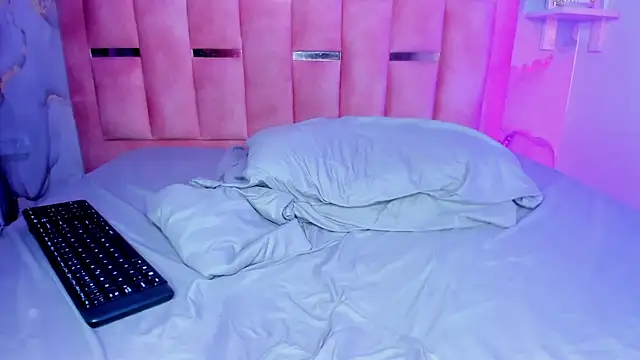 Isis_Blaze webcam