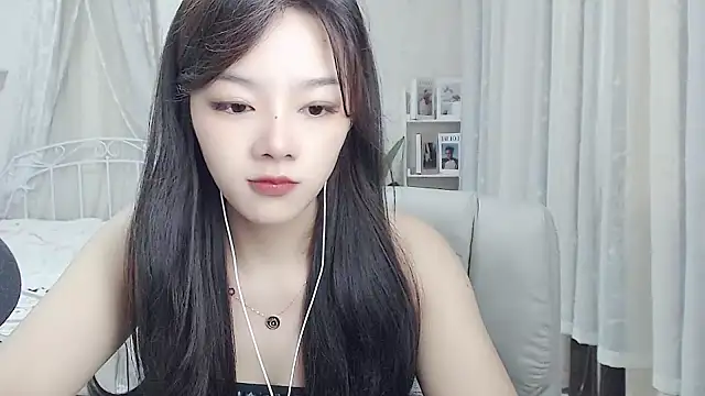 Romy-sweet webcam