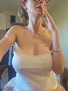 NaughtyWifey1