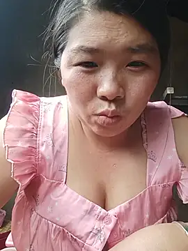 quynhkoolbae webcam
