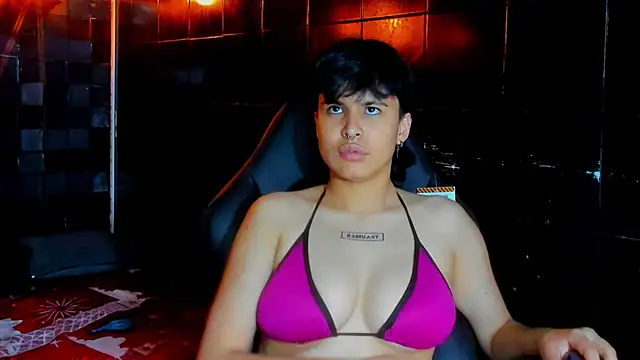 VioletFaith webcam