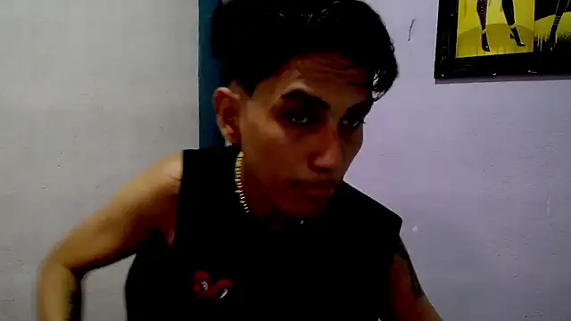 laura_zaenz webcam