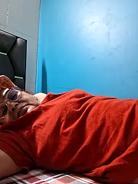 Priya-696 webcam