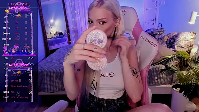 AnyaTaylor_ webcam