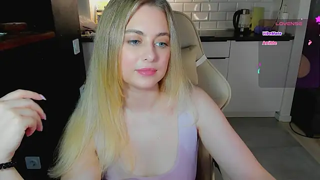 blonde_kellyy webcam