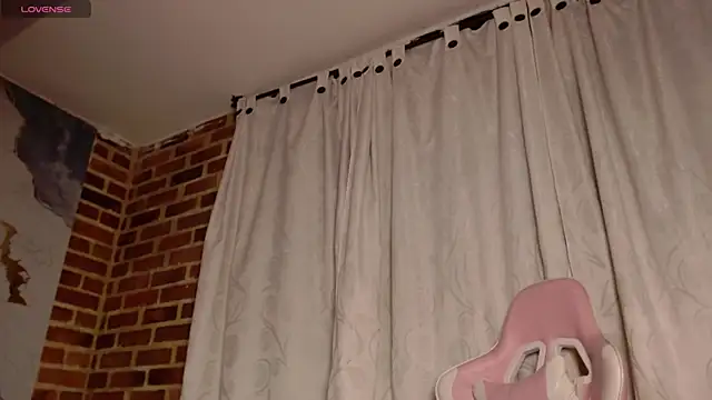 ailyngg - Ailyngg's free webcam - UK Sex Cams