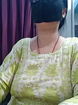 Aishwaryaa_69 webcam