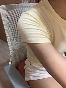Mina048 webcam
