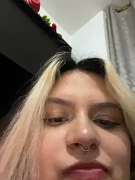 NaylaVelvet webcam