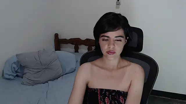 mia_collins_x webcam