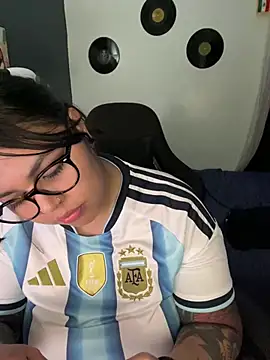 miacanela_xo