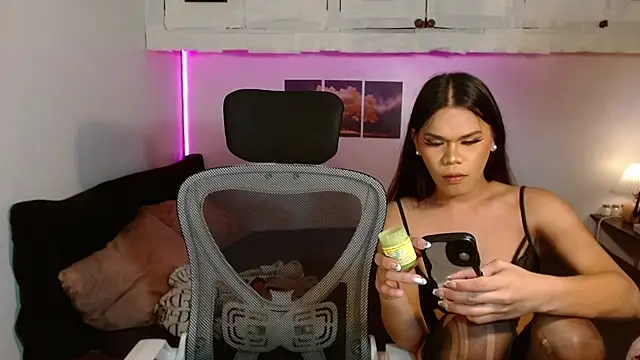 CassieXValeriee webcam