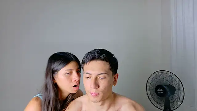 ScarlettAndLucas webcam