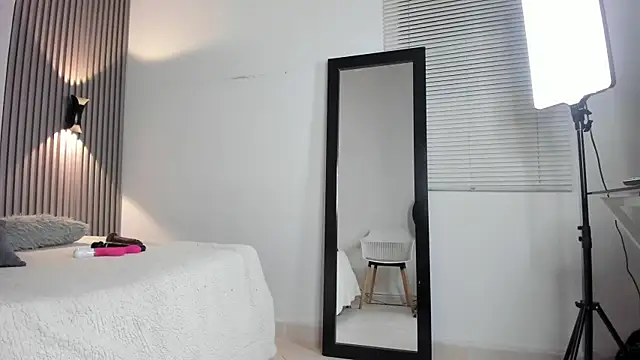 zafiiraa (F young) - naked and twerk