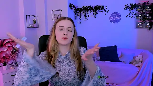 luna_berryy webcam