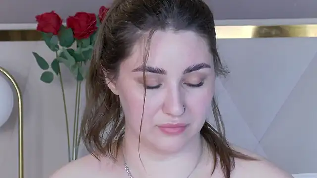 KiraBarlows live sex cam