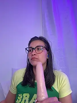 aurora_divine live cam on StripChat