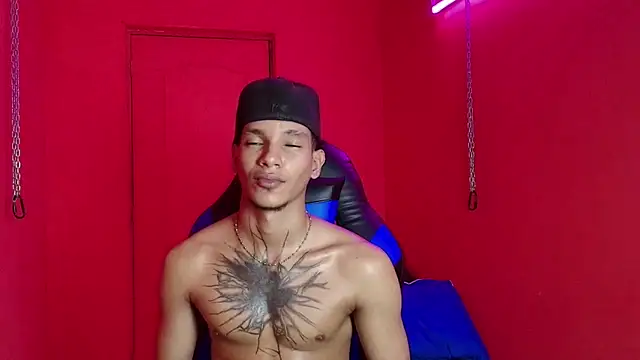 kai_storm77 live cam on StripChat