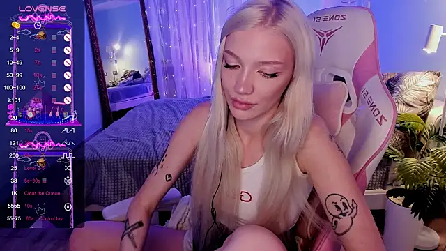 AnyaTaylor_ webcam