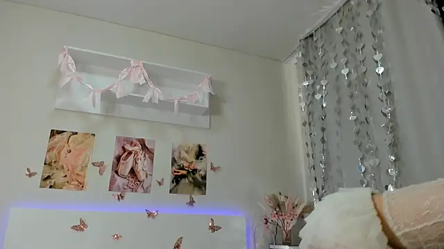 Milly_Lane webcam
