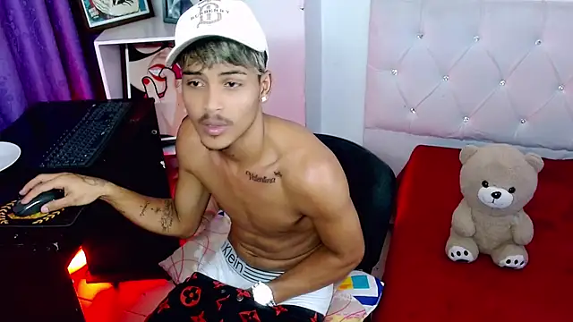 Angel_foxc13 webcam