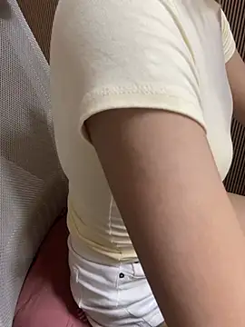 Mina048 webcam