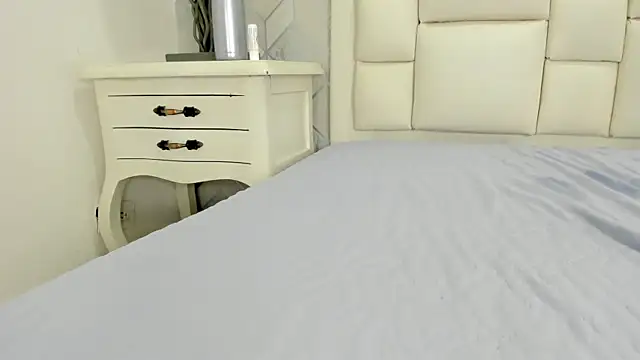 naia_cox webcam