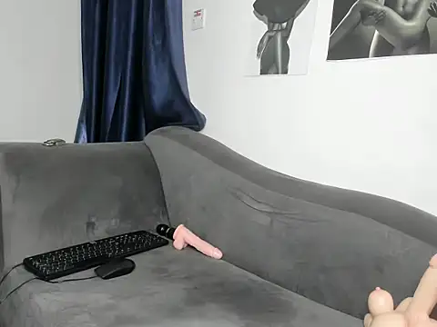 tinydolll webcam