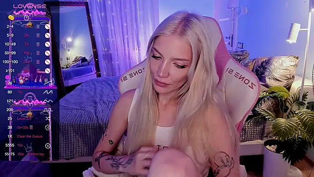 AnyaTaylor_ webcam