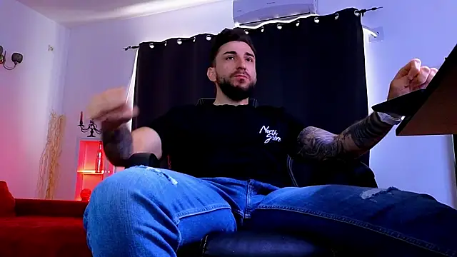 MightyAaron66 webcam