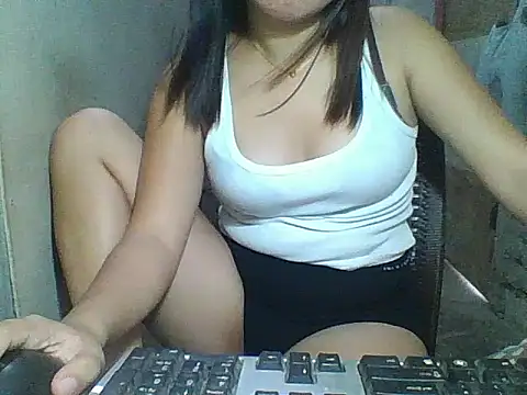 Skinny_PinayGirljust18 webcam