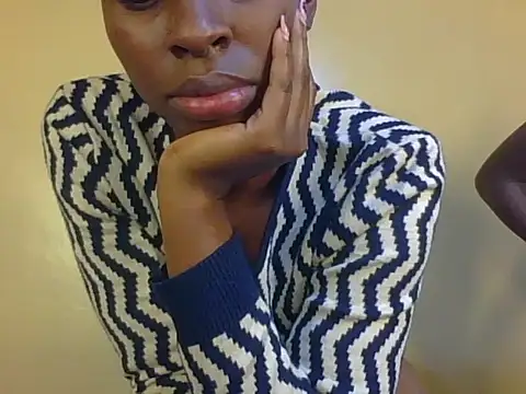 Lovey_doveyy webcam